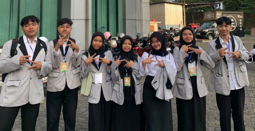 Kakak Asuh Sains Data pada PBAK 2026 UIN Salatiga : Adit, Dhimas, Asfa, Savia, Friezcha, Enjela dan Ilham