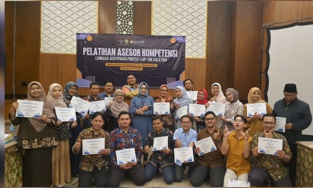Tingkatkan Kualitas Pembelajaran dan Sertifikasi Profesi, Pimpinan Prodi Teknologi Informasi Resmi Kantongi Sertifikat Asesor BNSP